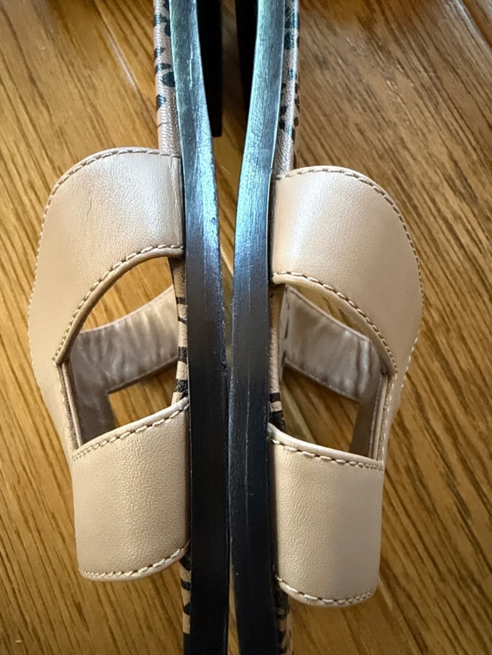 Auth. Hermes Oran Leather Slide Sandals in Taupe w printed insole - Women - Picture 9 of 12